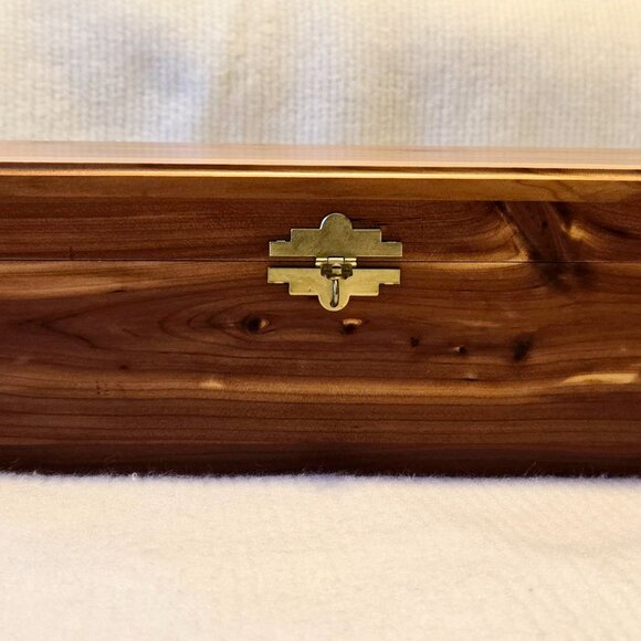 Cedar Box with Latch - Large Size - Picture 5 of 11